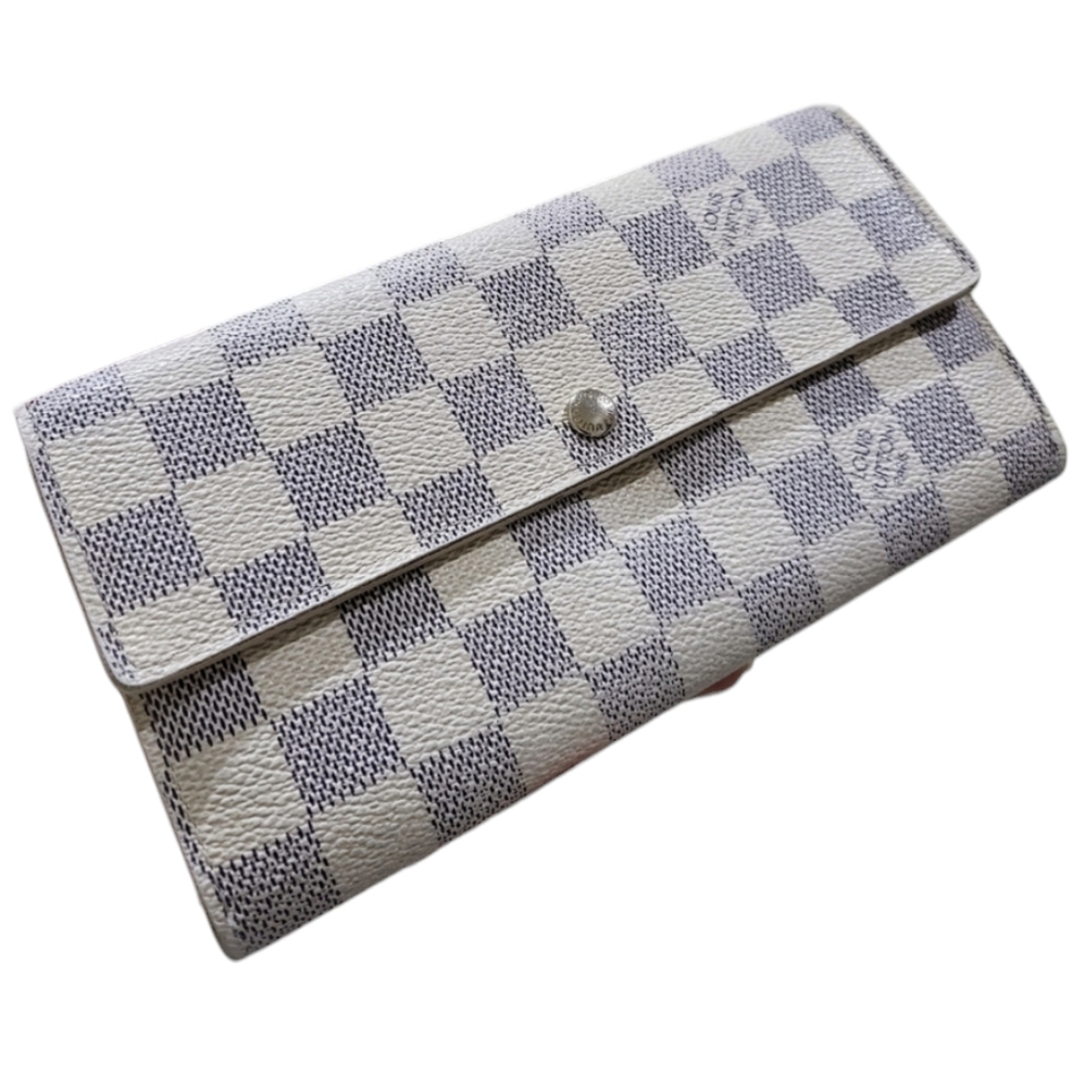 Louis Vuitton Wallet (Limited Time Offer)
